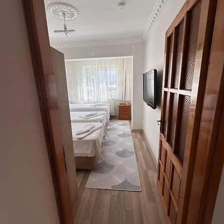 Detached 3 1 House - 10 Minutes To The Sea